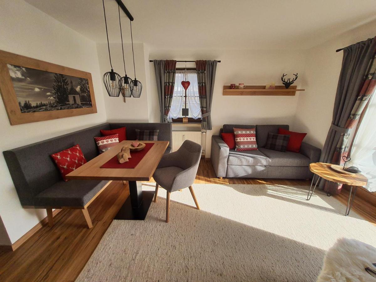 Haus Kirchplatz Lägenhet Reit im Winkl Exteriör bild